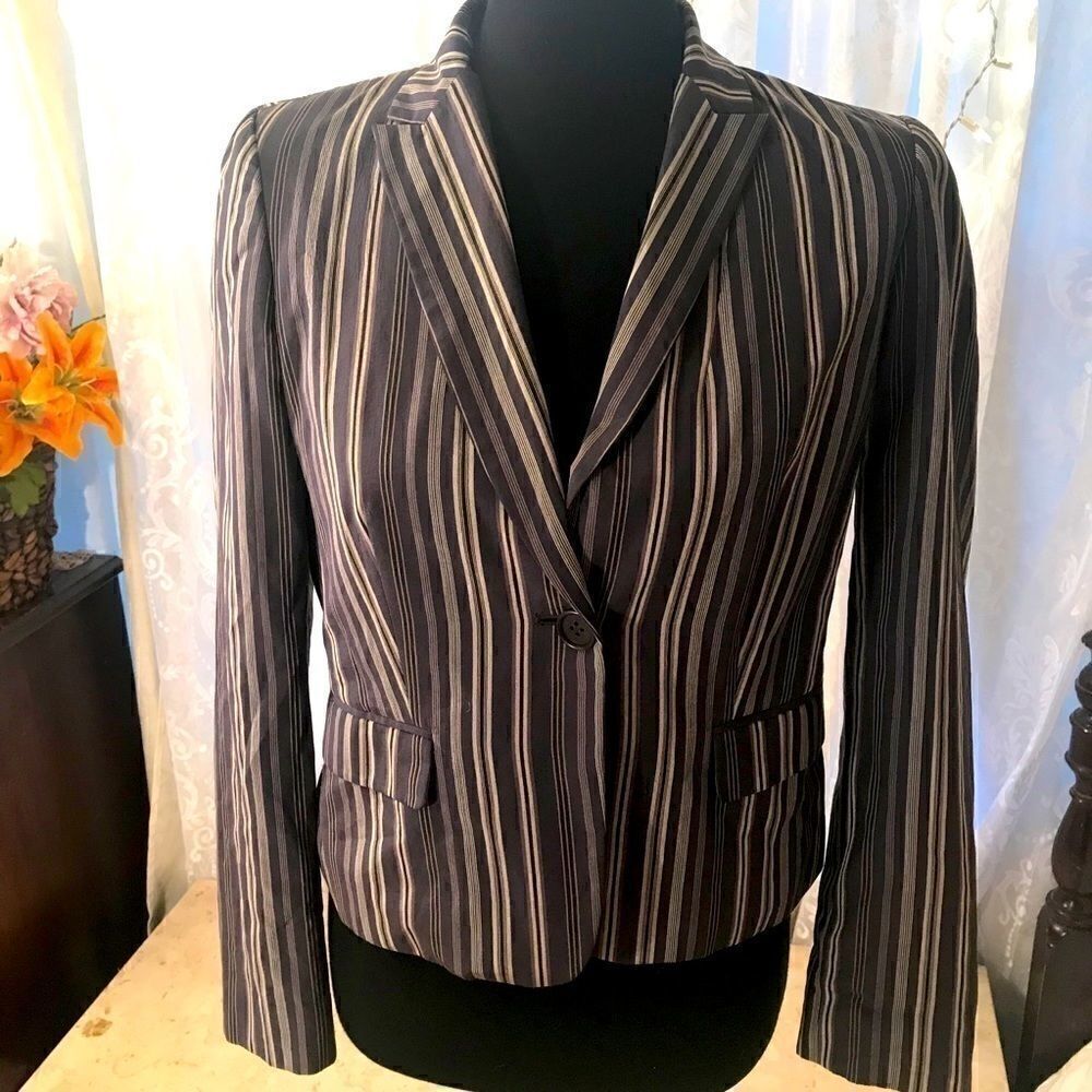 Calvin Klein Size 2 Stripped Jacket! - Picture 2 of 14